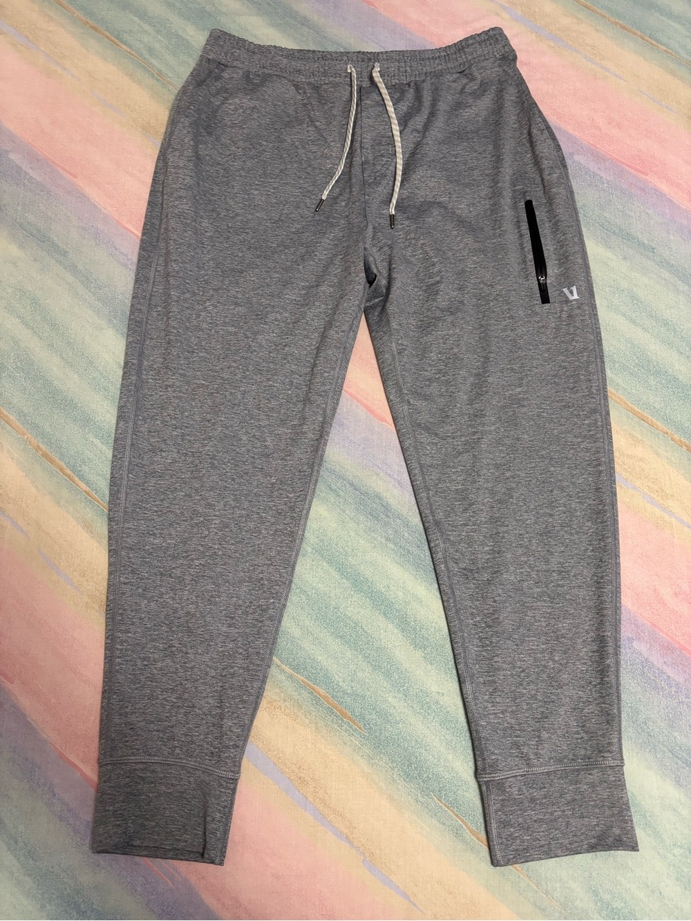 Vuori Men's L Sunday Performance Jogger Pants Grey Athleisure Lounge Workout Gym